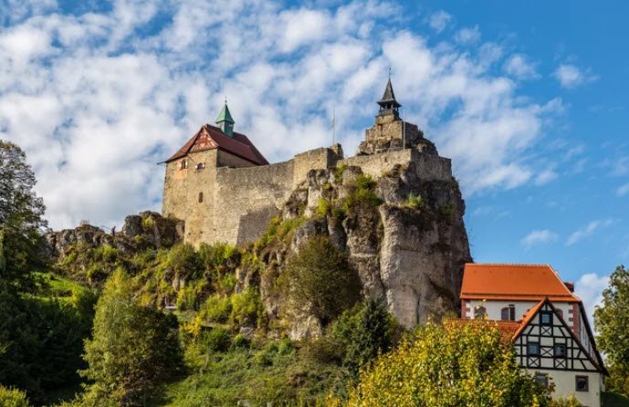 Ehem. Burg Meidelstetten, Germany
